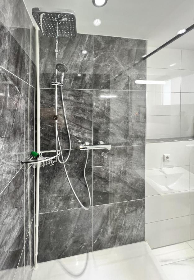 Modernes Apartment Mit Stil In City Lage كارلسروه المظهر الخارجي الصورة