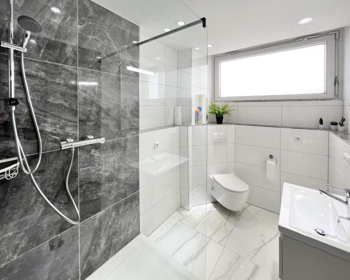 Modernes Apartment Mit Stil In City Lage كارلسروه المظهر الخارجي الصورة